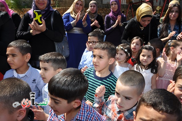 كفرقاسم – فيديو: بساتين الامل, السلام , والمحبة تحتفل بعيد الام على انغام عمو انس وجوقته ..